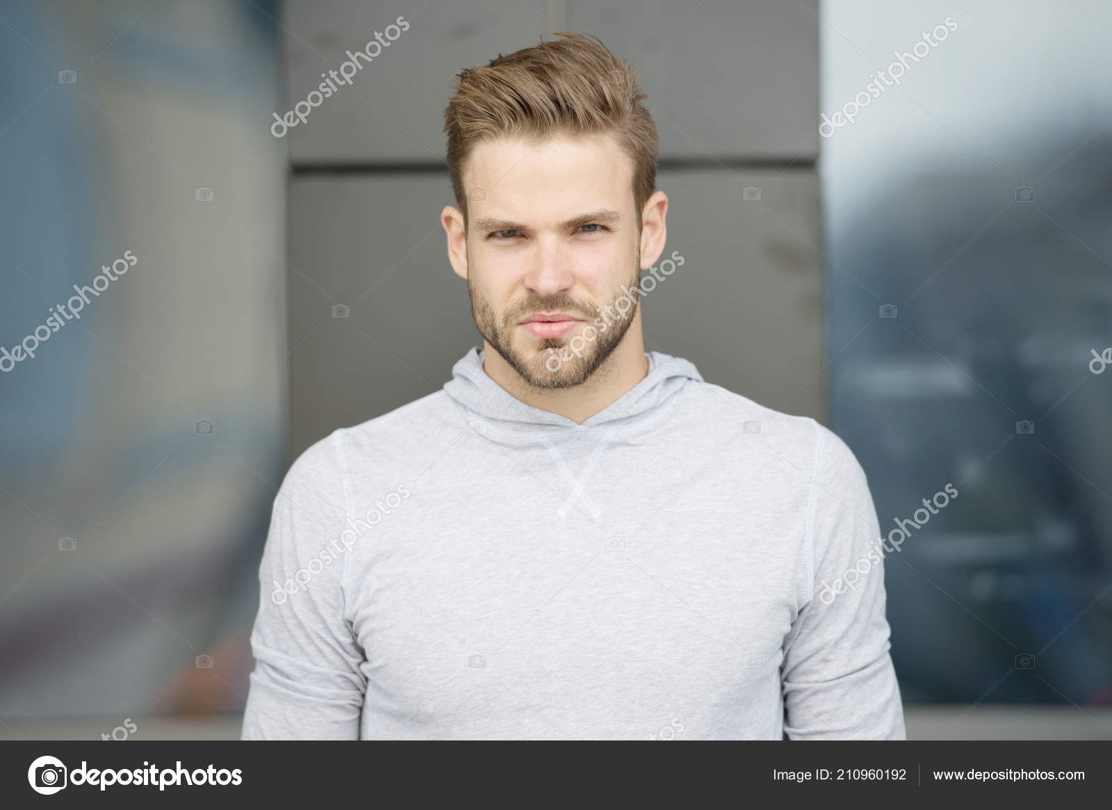 barbe rasée de près