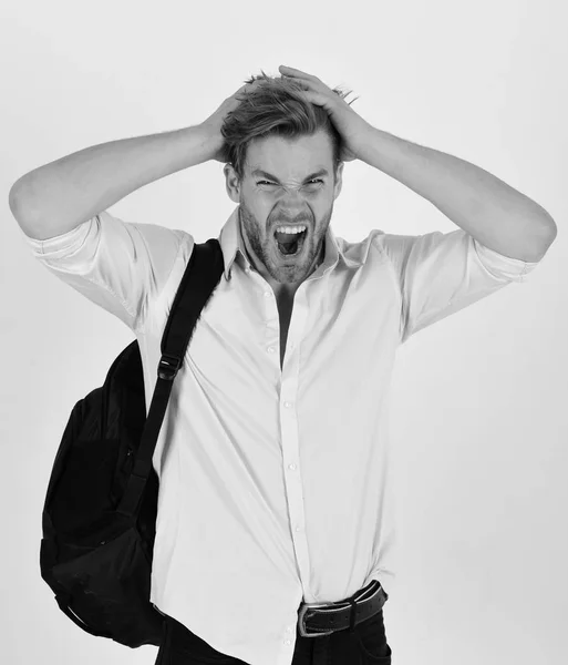 Cara de camisa rosa com mochila no ombro — Fotografia de Stock