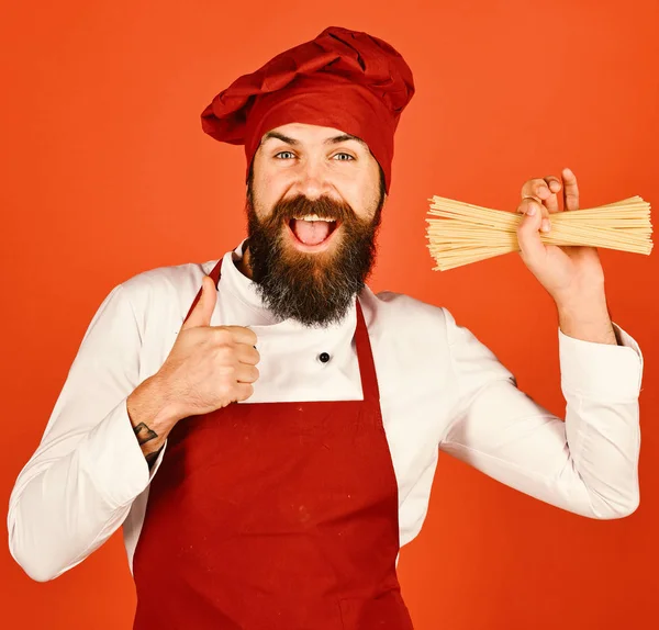 Italiaans restaurantconcept. Man of hipster met baard — Stockfoto