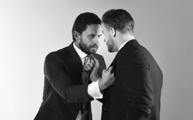 İstemciler çıkarları için savunucusu savaşır.