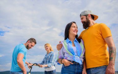 Uzun vadeli ilişkiler gol. Kaç gol. Sadece birini karşılamak ve aile hayatta mutlu biri. Erkek ve kadın rahat kucaklama mutlu adam arka plan üzerinde iken birlikte deneyin yeni kız arkadaşını almak için