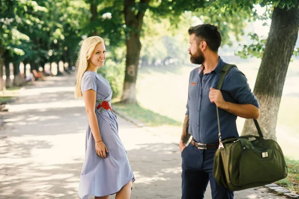 Liefde op het eerste gezicht concept. Man en vrouw — Stockfoto