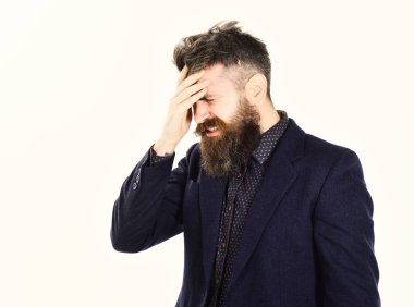 İş başarısızlığı konsepti. İş başarısızlığı yüzünden gergin suratlı bir adam.