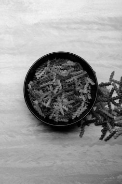 balck seramik tabak lezzetli renkli İtalyan Makarna