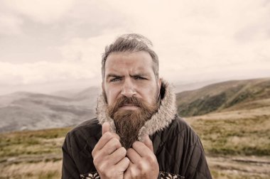 sakallı adam, acımasız beyaz hipster Dağı'nda soğuk bıyıklı