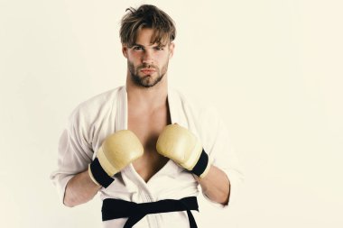 Spor ve dövüş konsepti. Kendine güvenen bir adam.