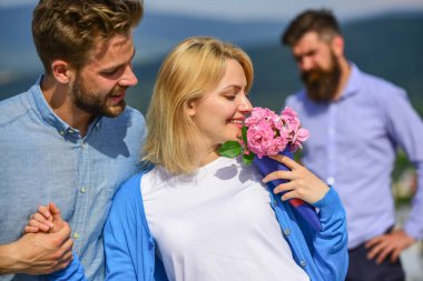 Çift aşk mutlu dating, kıskanç karısı onu sevgilisi ile hile izleyen adamım sakallı. Çift romantik tarih aşıklar flört. Açık toplantı aşık romantik ilişkiler flört. Kırık kalp kavramı