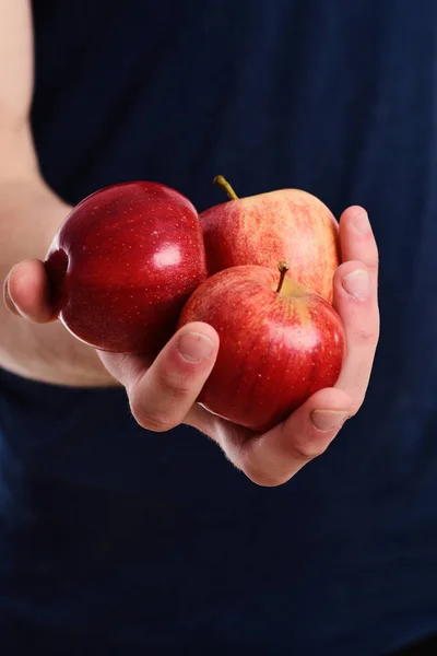식품 및 건강 한 라이프 스타일 개념입니다. 사과 트리오의 배경입니다. 수 분이 많은 밝은 색상에서 사과 — 스톡 사진