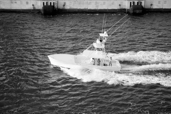 Motorboat boat move fast on sea water. Speed, extreme, energy, power. Boat, vessel, transport. Wanderlust, travel, vacation — Stock Photo, Image