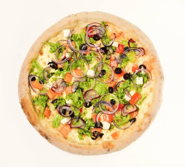 Çıtır çıtır olan yiyecekleri al. Yunan pizzası