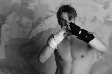 Japon karate eğitimi ve spor konsepti. Boksör veya karate dövüşçüsü