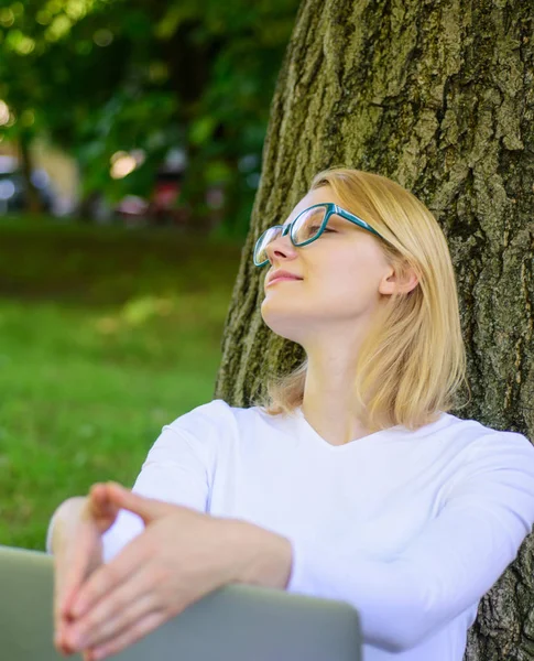 Girl sit grass with notebook. Take minute to find inspiration. Student prepare project. Student surfing internet in park. Woman laptop park study online. Girl take advantage virtual education — Stock Photo, Image