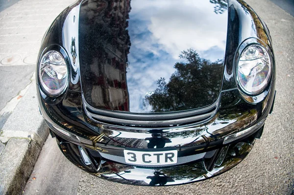 Lusso Supercar Porsche RUF CTR3 Clubsport colore nero parcheggiato sulla strada a Parigi. Porshe è famosa auto costosa marca automobilistica — Foto Stock
