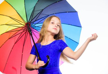 Sonbahar ruh aydınlatmak için yollar. Neşeli ruh için renkli aksesuar. Kız çocuk uzun saç hazır Güz hava şemsiye ile tanış. Pozitif sonbahar sezonu kal. Sonbaharda halinizi arttırmanın yolları