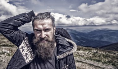 adam hipster dağ Top sakallı