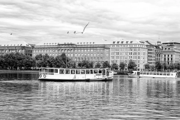 Vaartuig, vervoer, vervoer in hamburg, Duitsland — Stockfoto