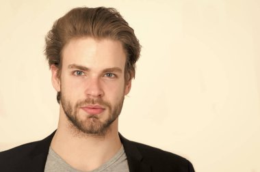 sakallı adam şık sakal, bıyık üzerinde beyaz izole ile