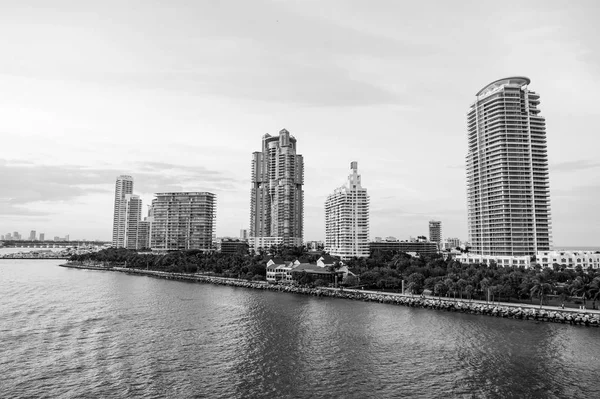 Miami Beach güzel sahil şeridi havadan vurdu
