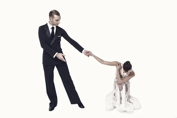 Ballrom casal de dança em uma pose de dança isolado em bachground branco — Fotografia de Stock