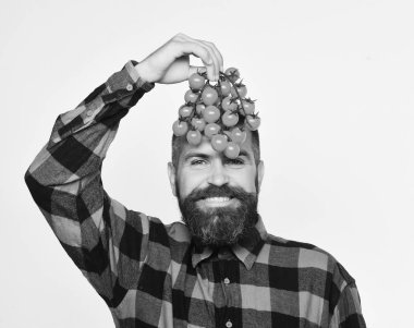 Adam onun hasat gösterir. Tarım ve Bahçe kavramı.