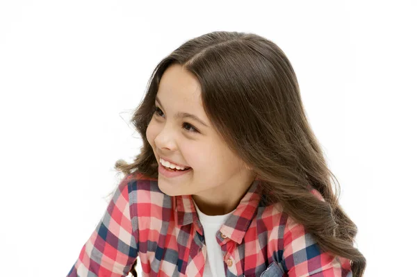 Criança com rosto alegre e sorriso brilhante isolado no branco. Conceito de emoções. Criança emocional sincera. Menina rir rosto emocional. Humor e reagir história engraçada. Conceito de infância e felicidade — Fotografia de Stock