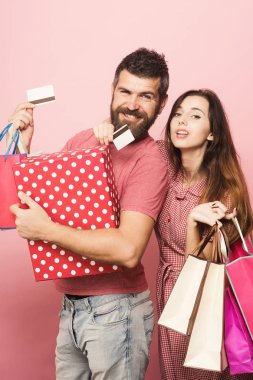 Sakal ve Bayan adam alışveriş yapmak. Aşık çift