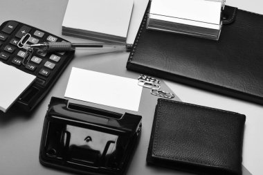 Pembe ve mavi arka plan olarak OFFICE Tools'dan kavram çalışması