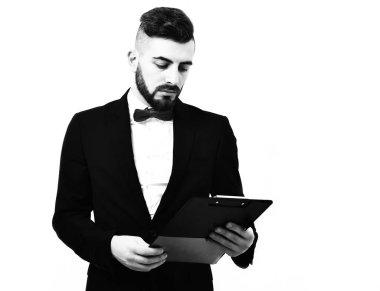 Yöneticisi veya takım elbise ve kırmızı kravat sakallı işadamı