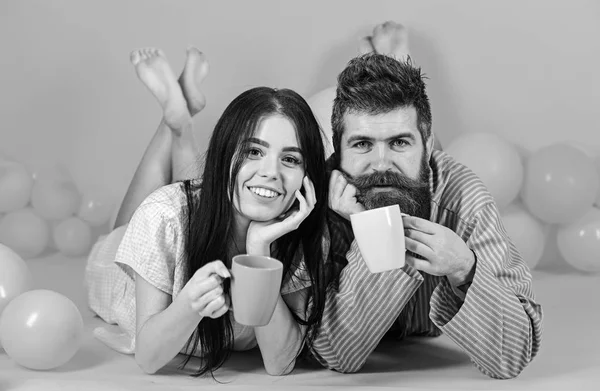 Paar Ontspannen Ochtend Met Koffie Paar Liefde Drinken Koffie Bed — Stockfoto
