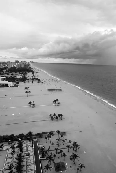 Playa de arena y playa en Fort Lauderdale, Estados Unidos — Foto de Stock