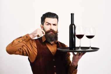 Hizmet ve restoran kavramı. Barmen emin yüz