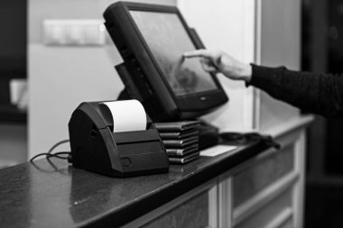 Kredi kartı ile ödeme ve bill için satın almak. Elektronik finans