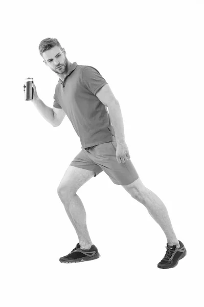 La higiene se encarga de la salud. Ropa deportiva de hombre corriendo con botella de gel de ducha fondo blanco. El nadador regular sabe que el cloro causa estragos en la piel. Lavar después de cada sesión de natación para prevenir problemas en la piel —  Fotos de Stock