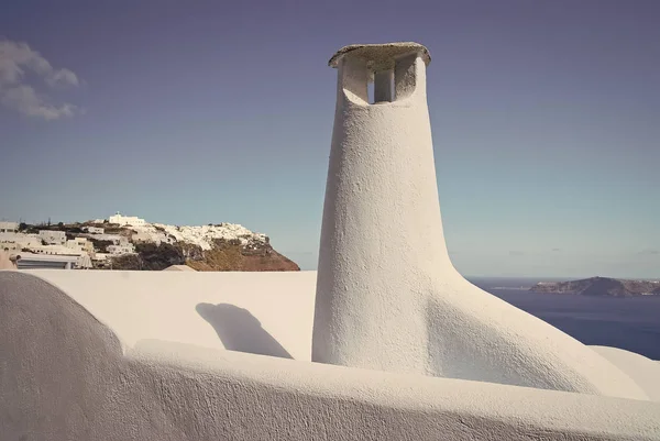 ギリシャ、サントリーニ島の煙突、換気システム — ストック写真
