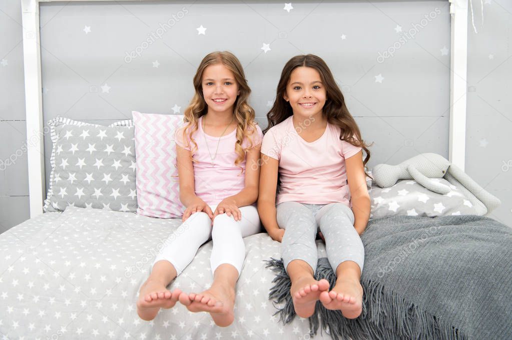 Sisters older or younger major factor in siblings having more positive emotions. Benefits having sister. Girls sisters spend pleasant time communicate in bedroom. Awesome perks of having sister