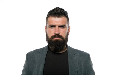 Yeni saç kesimi zamanı. Sakallı adam. Acımasız adam kendinden emin ve yakışıklı. Berber, Kuaför tarafından Başlarken sakal saç kesimi. Erkek kuaför bakım. Olgun hippi sakallı. Saç ve sakal Bakımı