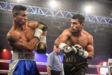 Kiev, Ukrayna - 16 Eylül 2017: Sparta boks Haritayı dahil altı sıralaması mücadele. Milli Güvenlik'Olimpiyskiy, Kiev, Ukrayna sıralaması için kavga sırasında halka tanımlanamayan bir boksörler