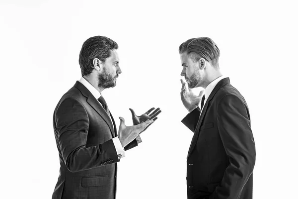 Hombres Traje Hombres Negocios Hablando Negocios Con Expresión Aislados Blanco — Foto de Stock