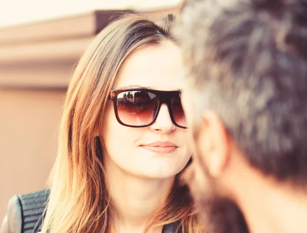 Incontri o giovane concetto di famiglia. Uomo e donna — Foto Stock