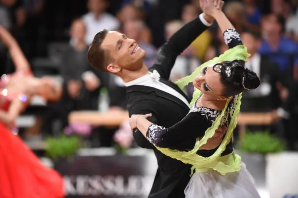 Stuttgart Alemania Agosto 2015 Una Pareja Baile Identificada Pose Baile — Foto de Stock