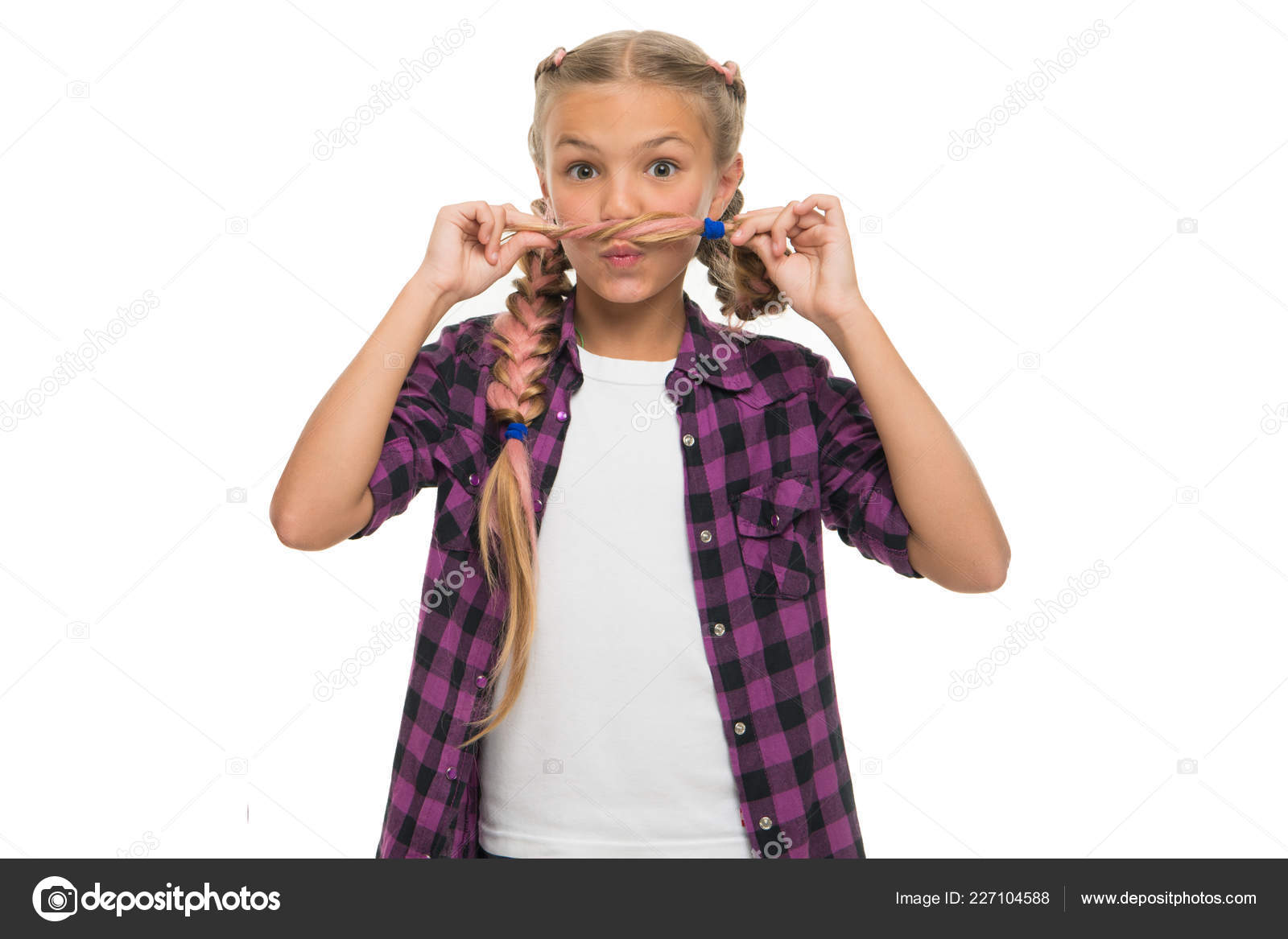 Усы на лице девушки Усы на лице девушки