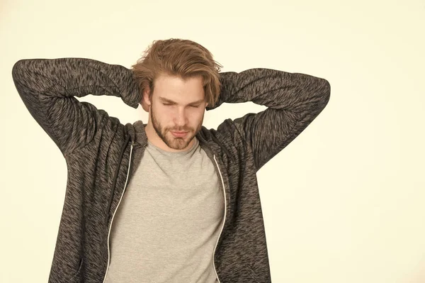 Cara com barba e cabelo elegante . — Fotografia de Stock