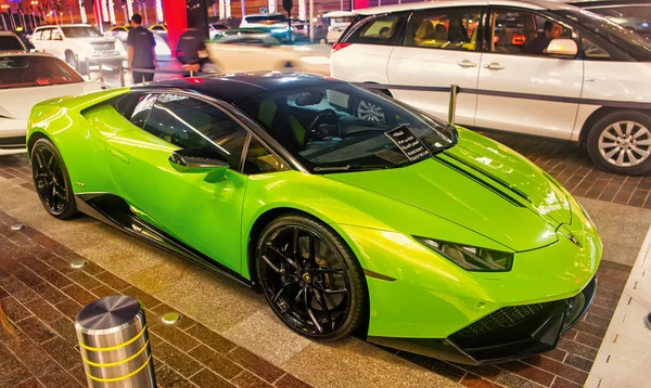 Supercar Lamborghini huricane cor verde — Fotografia de Stock
