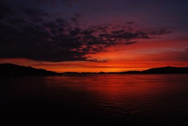 Bergen, Norveç'te gece deniz manzarası