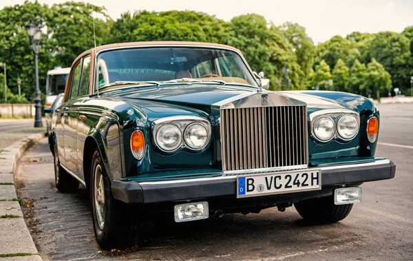 Exclusive luksusowe zielony samochód Rolls Royce Silver shadow Ii — Zdjęcie stockowe