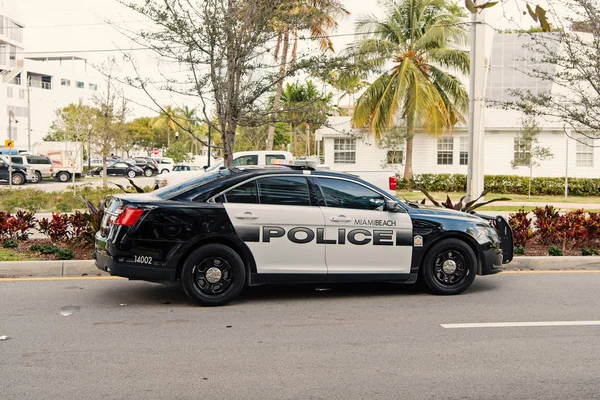 Polizeiauto am Strand von Miami — Stockfoto