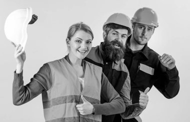 İnşaatçı, mimar, mühendis arkadaş canlısı takım. Kadın ve erkekler