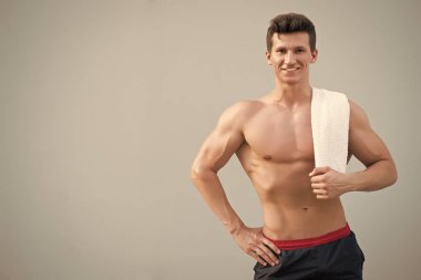 Güçlü kollar, pazı ve dayanıklılık atlet