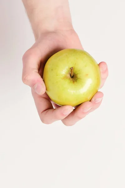 Vitamines et concept de fitness. Pomme de couleur fraîche et juteuse . — Photo