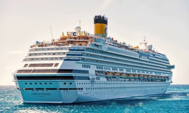 Büyük lüks cruise gemi gemisi denizde
